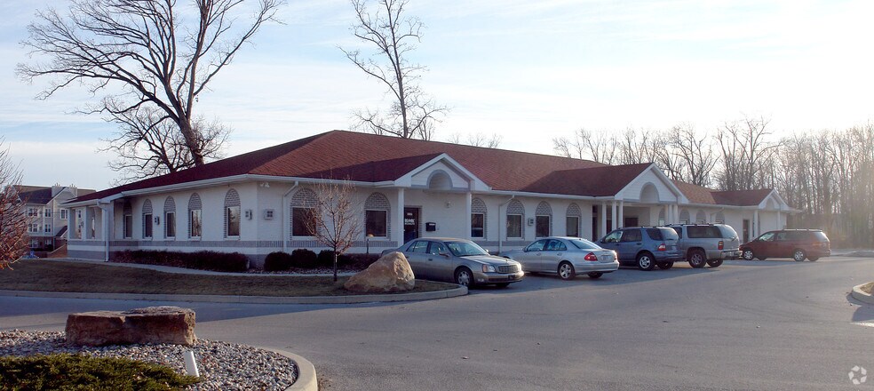 7806 W Jefferson Blvd, Fort Wayne, IN à vendre - Photo du bâtiment - Image 2 de 3