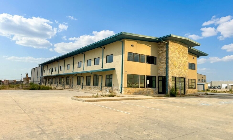 9309 W I-20, Midland, TX for lease - Building Photo - Image 3 of 14