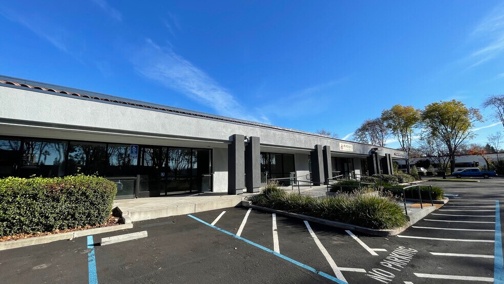 2050 Concourse Dr, San Jose, CA à vendre - Photo du bâtiment - Image 2 de 54