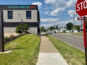 641 Lincoln Way W, Massillon, OH for lease Interior Photo- Image 2 of 34