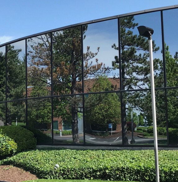 634-680 Office Pky, Creve Coeur, MO for lease - Building Photo - Image 1 of 5