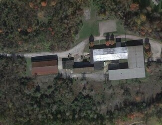 Plus de détails pour 20 Matchette Rd, Clinton, PA - Industriel à vendre