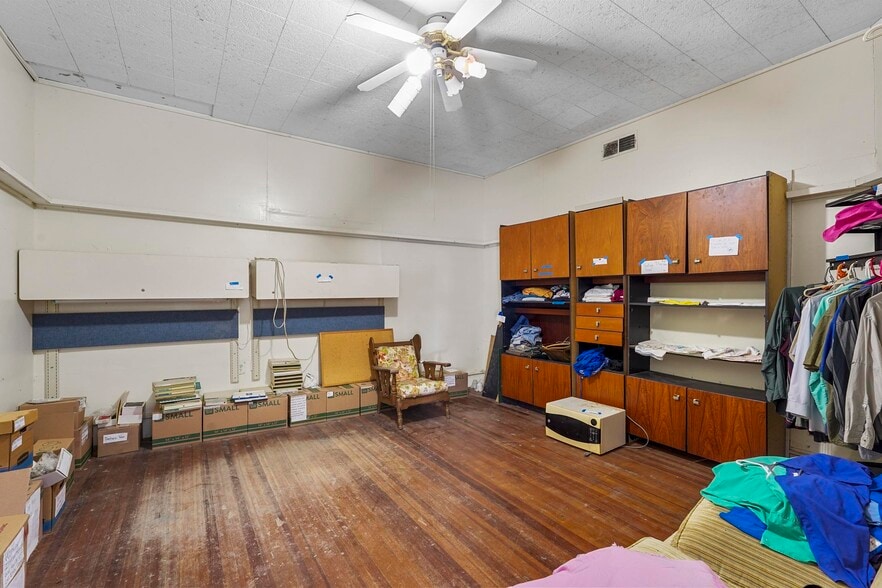 505 S Washington St, Kaufman, TX for sale - Interior Photo - Image 3 of 19
