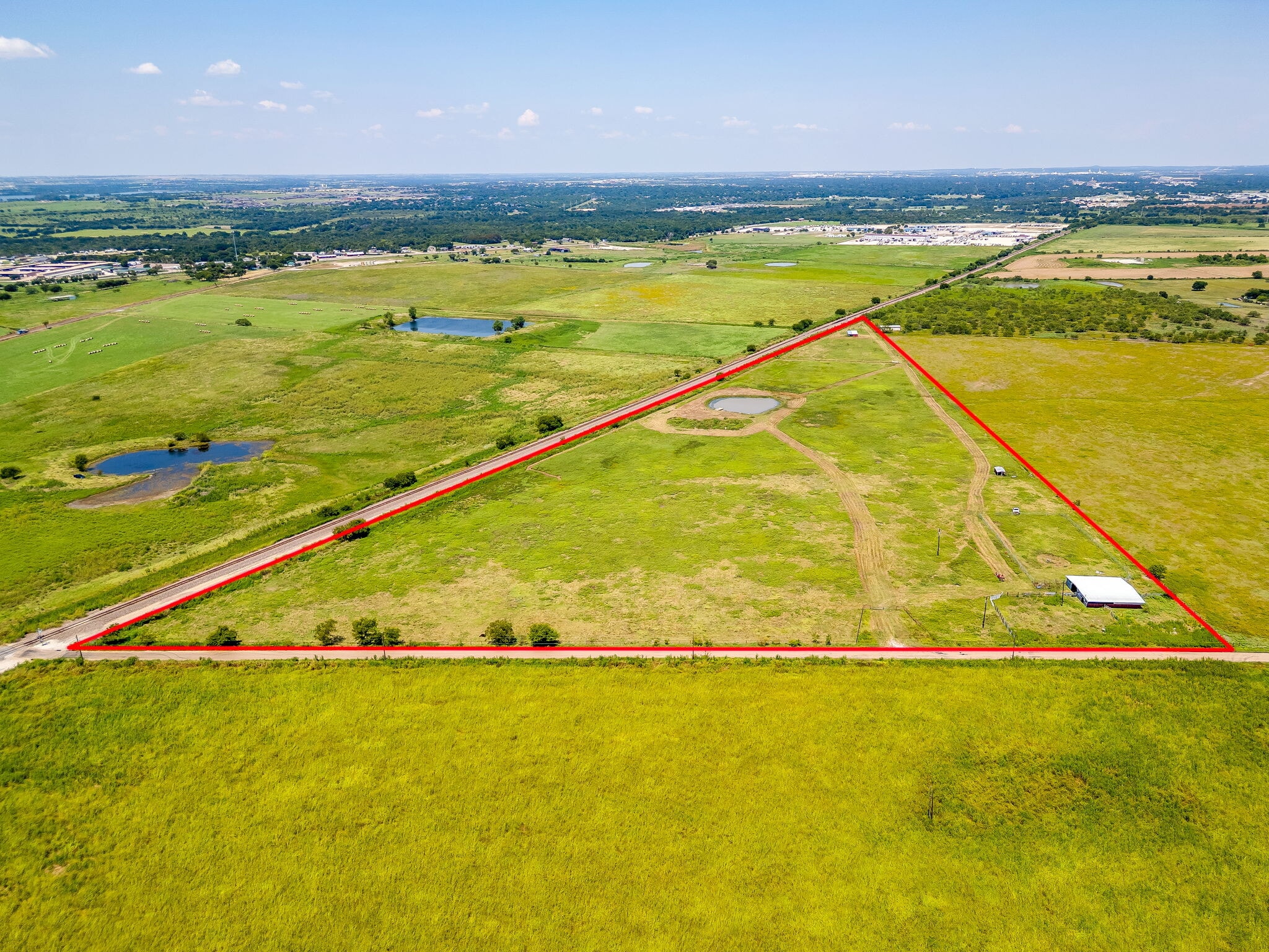 1041 County Road 310A, Cleburne, TX for sale Primary Photo- Image 1 of 32