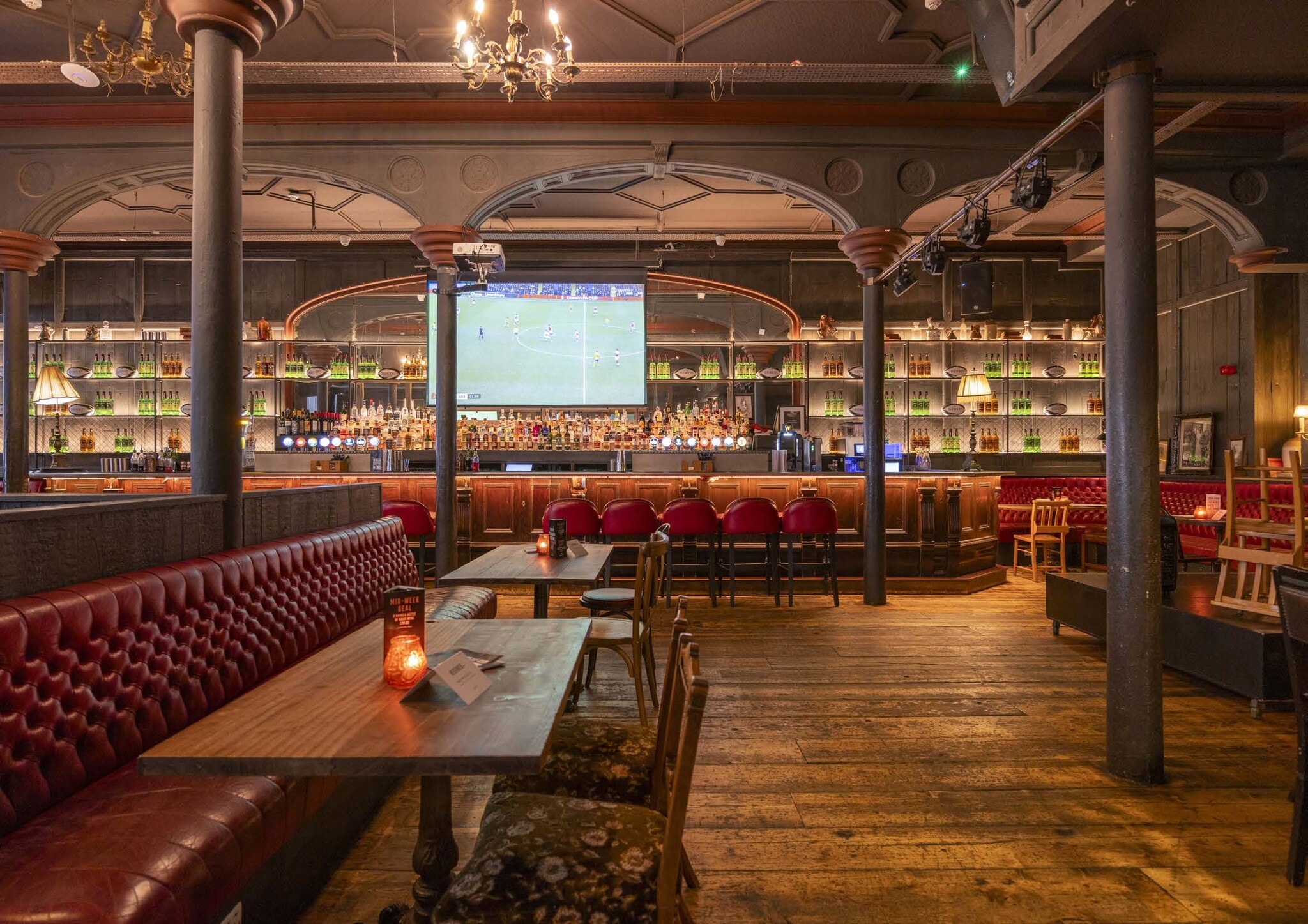 4 Joys Entry, Belfast for sale Interior Photo- Image 1 of 13