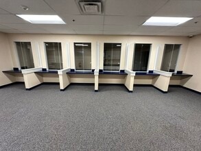 1961 Premier Dr, Mankato, MN à louer Photo du bâtiment- Image 1 de 32