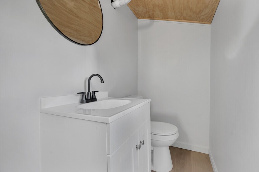 415 Broad St, Cumberland, RI à louer - Photo du bâtiment - Image 3 de 13
