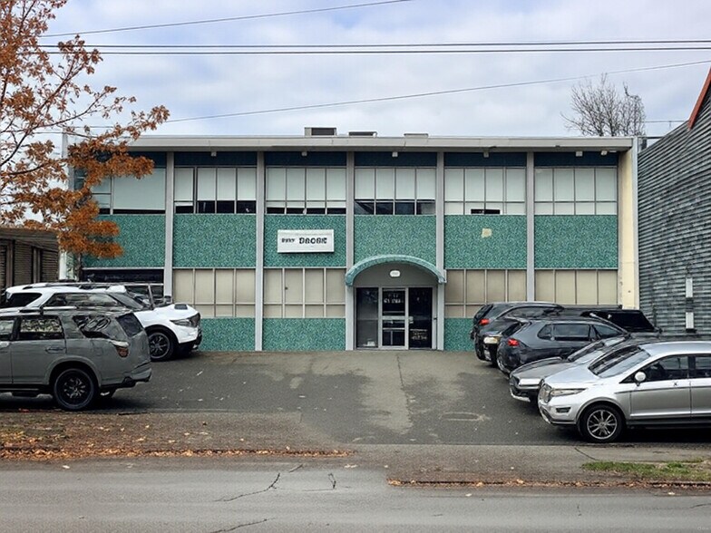 2371 Eastlake Ave E, Seattle, WA à louer - Photo du bâtiment - Image 2 de 3
