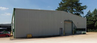 Plus de détails pour Imberhorne Ln, East Grinstead - Industriel à louer