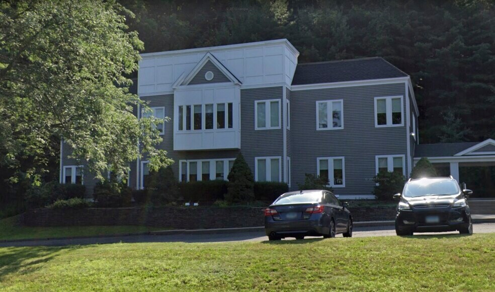 321 Main St, Farmington, CT à louer - Photo du bâtiment - Image 1 de 5