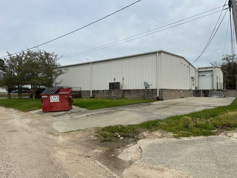 1990 Florida Ave SW, Denham Springs, LA for sale - Building Photo - Image 2 of 22