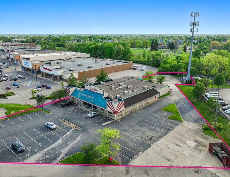 7567 Mall Rd, Florence, KY à vendre - Photo du bâtiment - Image 2 de 9
