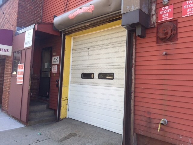 15-27 Walnut St, Peabody, MA à louer - Photo du bâtiment - Image 3 de 8