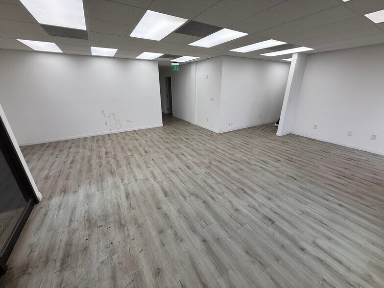 125 Selandia Ln, Carson, CA à vendre - Photo intérieure - Image 3 de 13