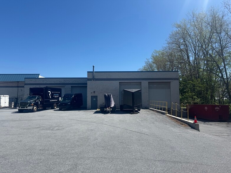 6375 Basehore Rd, Mechanicsburg, PA for sale - Building Photo - Image 2 of 7