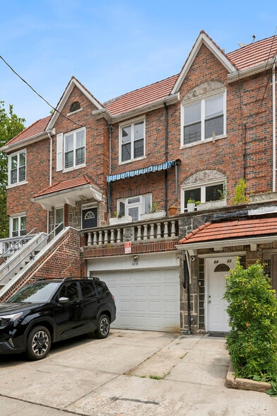 64-03 102nd st, Queens, NY à vendre - Photo du bâtiment - Image 1 de 11