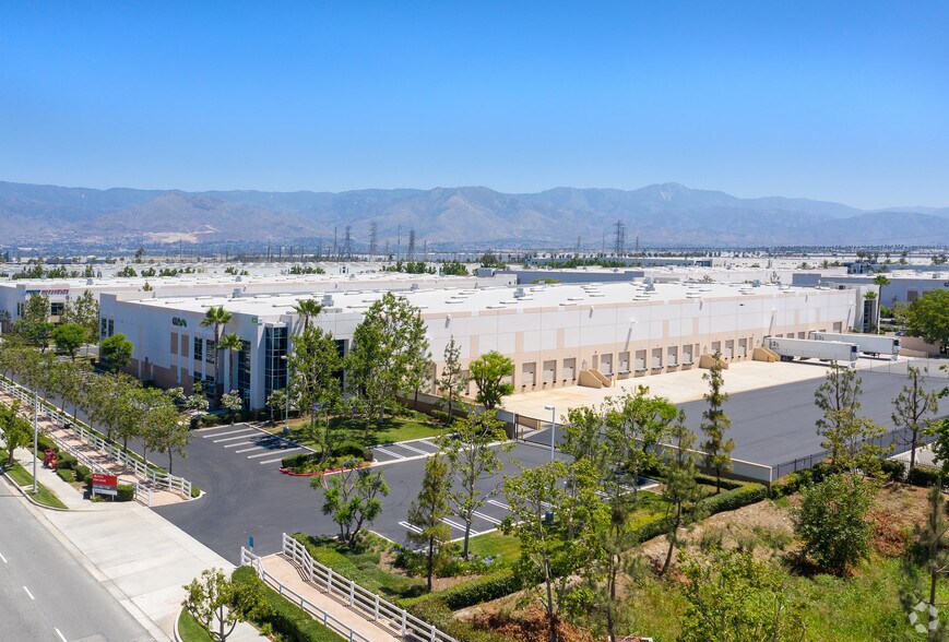 1450-1460 Mountain View Ave, Redlands, CA for lease - Primary Photo - Image 1 of 3