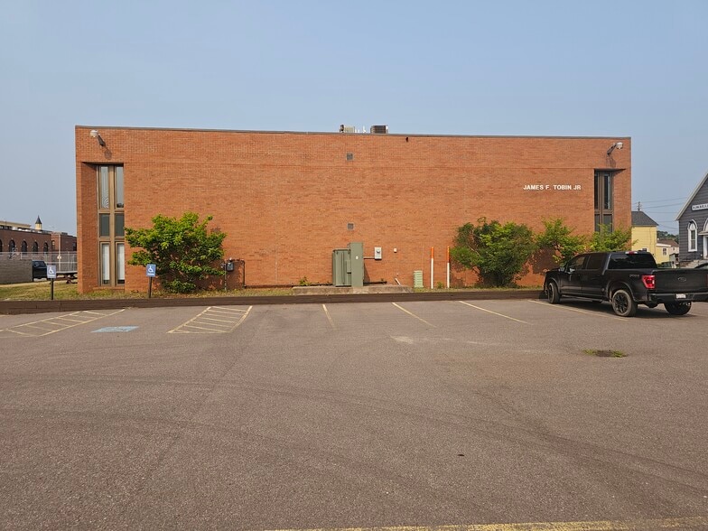 97 S 4th St, Ishpeming, MI à louer - Photo du bâtiment - Image 3 de 89