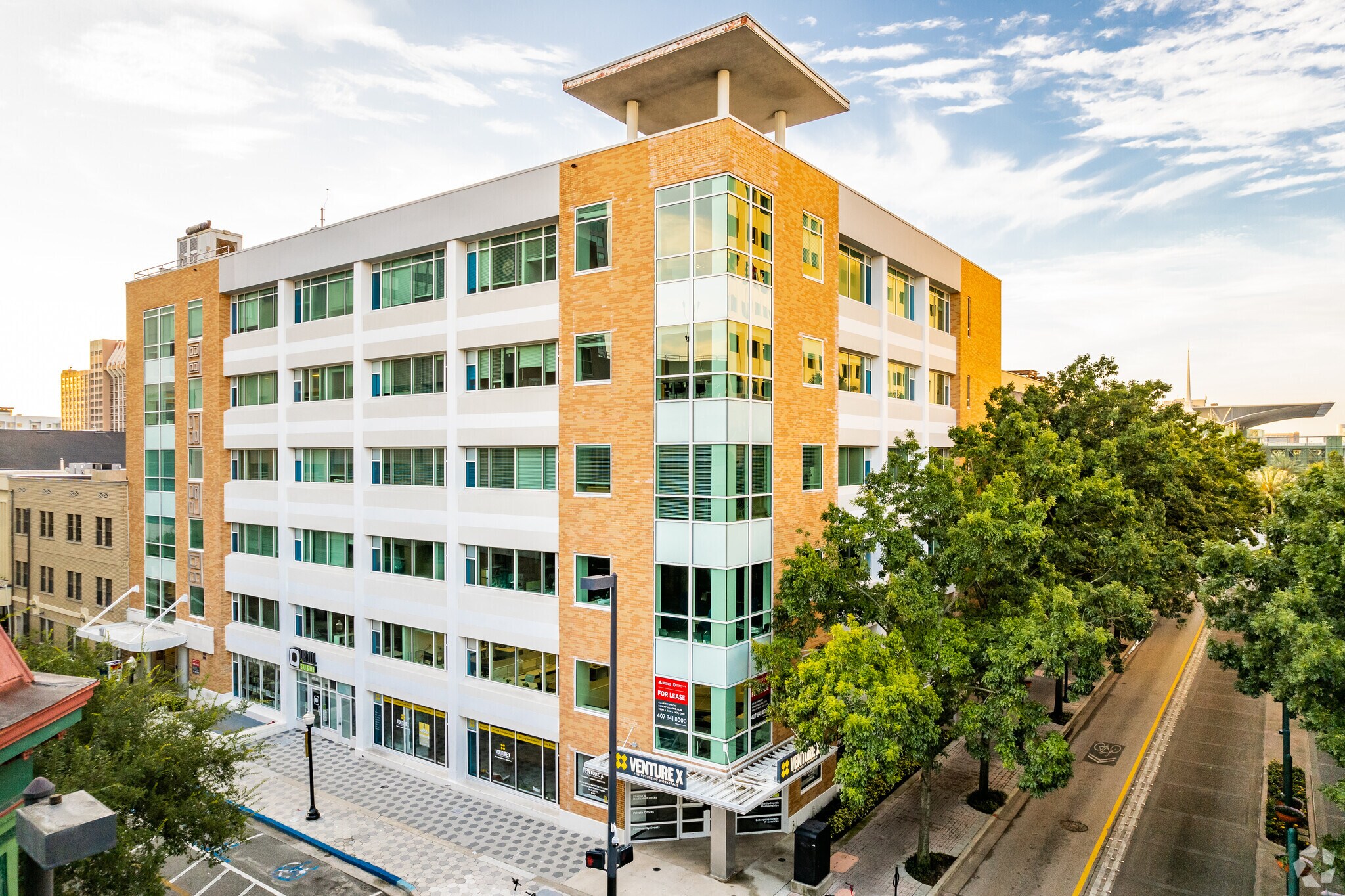 100 E Pine St, Orlando, FL à vendre Photo principale- Image 1 de 24