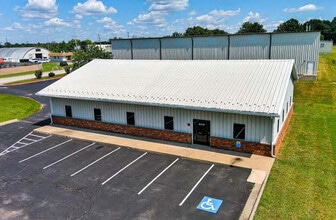 1821 S 1st St, Rogers, AR for lease Interior Photo- Image 2 of 2