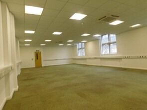 7 Peacock Ln, Leicester for lease Interior Photo- Image 2 of 13