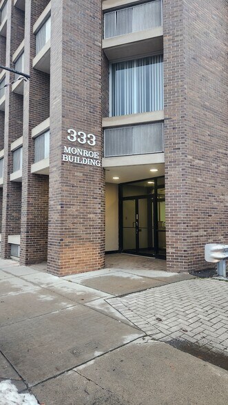 333 E Onondaga St, Syracuse, NY for lease - Building Photo - Image 1 of 13
