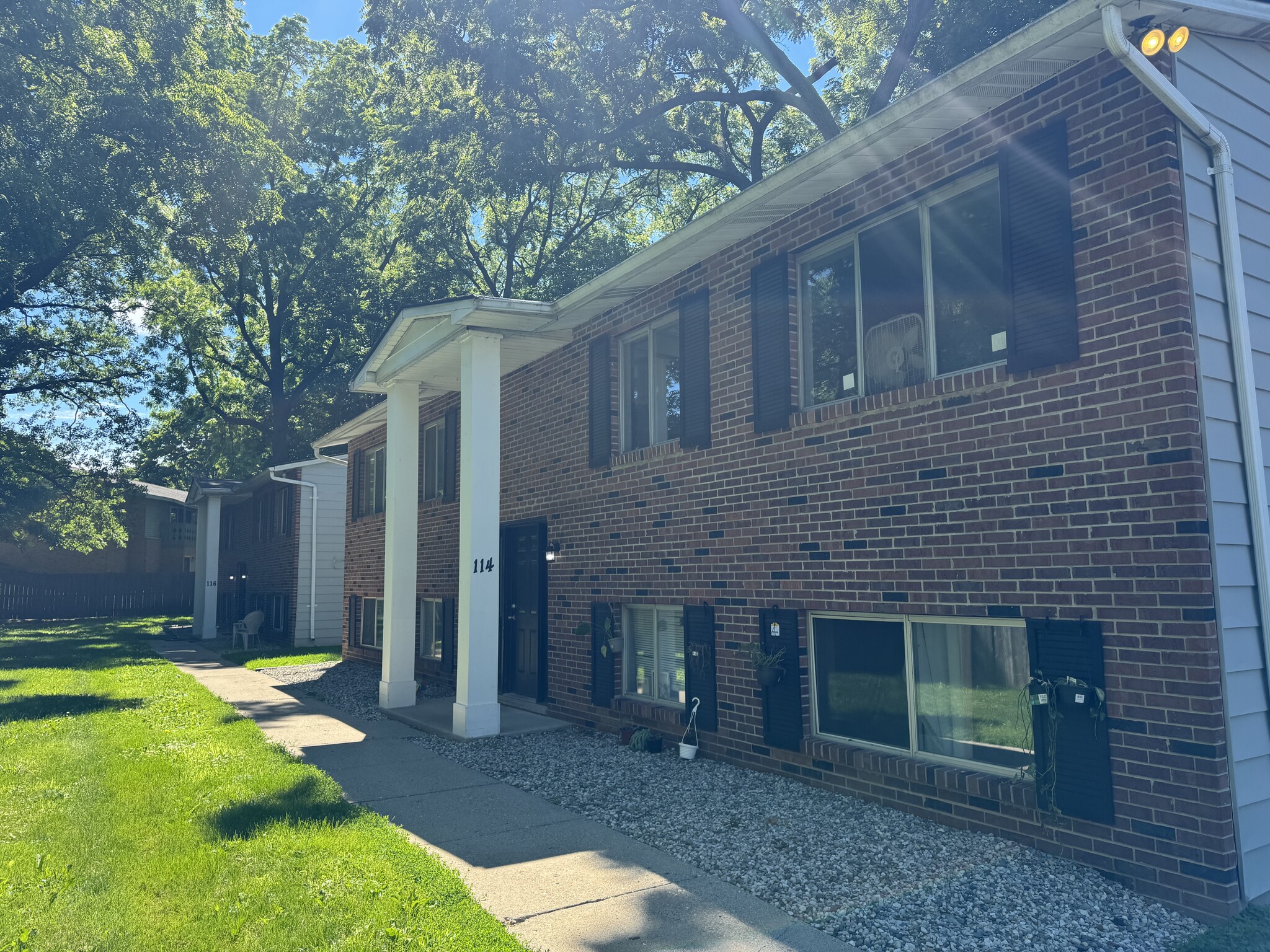 112 N Hazelton St, Flushing, MI for sale Building Photo- Image 1 of 32