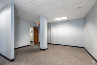 5800 Foxridge Dr, Mission, KS for lease Interior Photo- Image 1 of 4