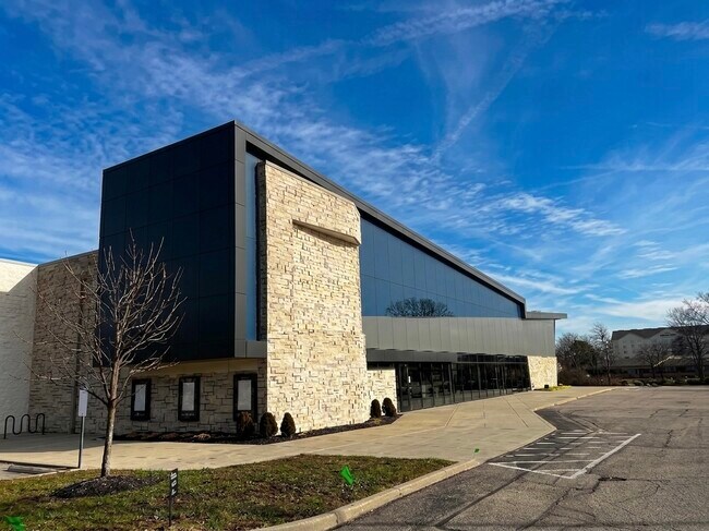 More details for 4780 Cornell Rd, Cincinnati, OH - Retail for Sale