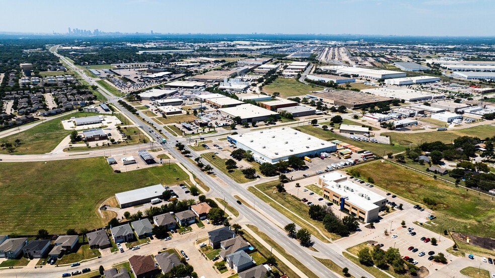 3033 Military Pky, Mesquite, TX for lease - Building Photo - Image 2 of 9