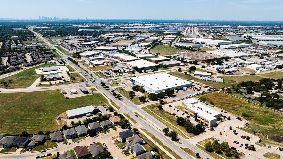 3033 Military Pky, Mesquite, TX à louer - Photo du bâtiment - Image 2 de 9