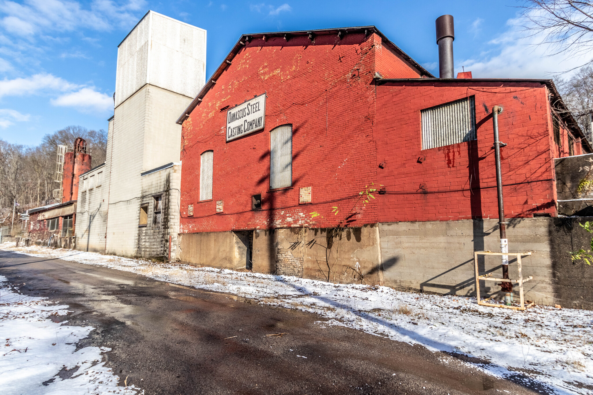 1023 Pittsfield Aly, New Brighton, PA for sale Primary Photo- Image 1 of 1