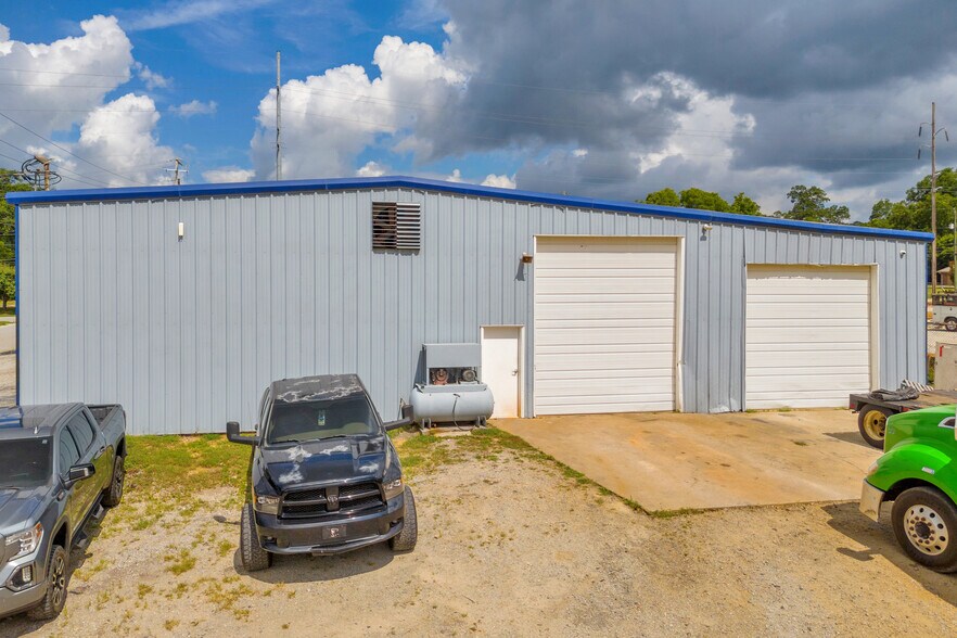 00 N MCINTOSH S N MCINTOSH ST -1, Elberton, GA à vendre - Photo du bâtiment - Image 2 de 29