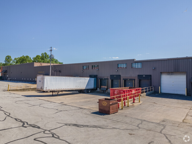 1305-1311 Lloyd Rd, Wickliffe, OH for lease - Building Photo - Image 3 of 14