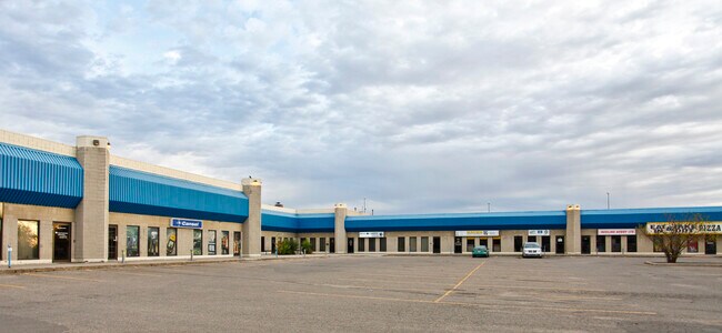 Plus de détails pour 310 Hoffer Dr, Regina, Sk S, Regina, SK - Industriel à louer
