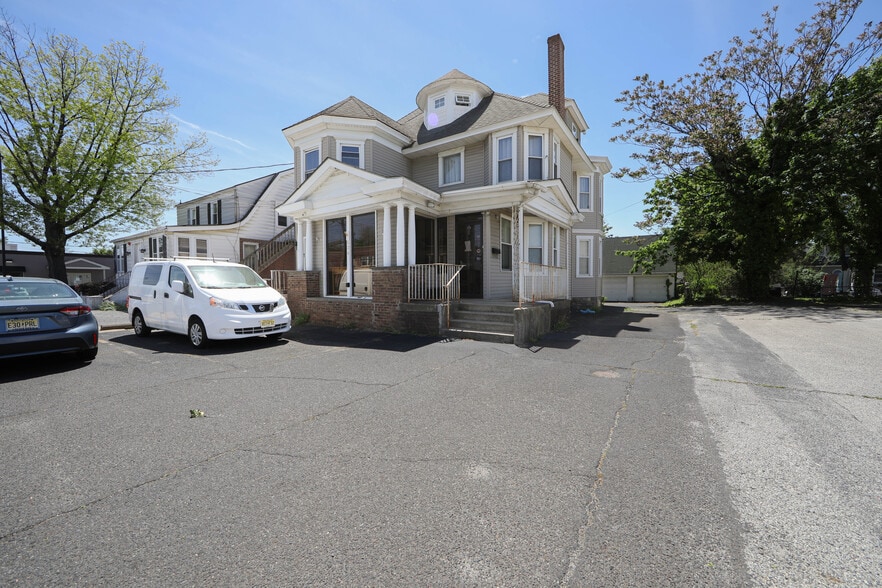 604 White Horse Pike, Oaklyn, NJ for sale - Primary Photo - Image 1 of 77