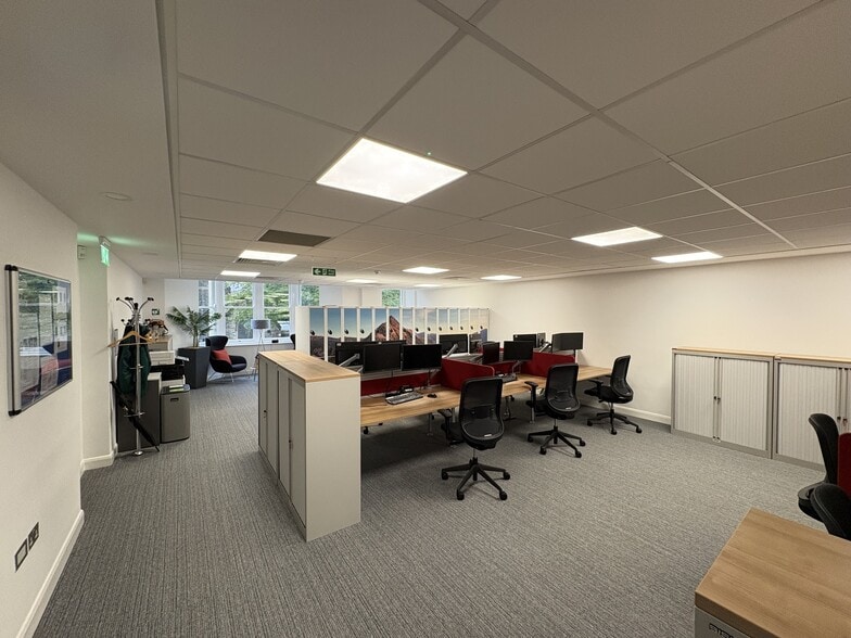 14 St Andrews Cres, Cardiff for lease - Building Photo - Image 3 of 11