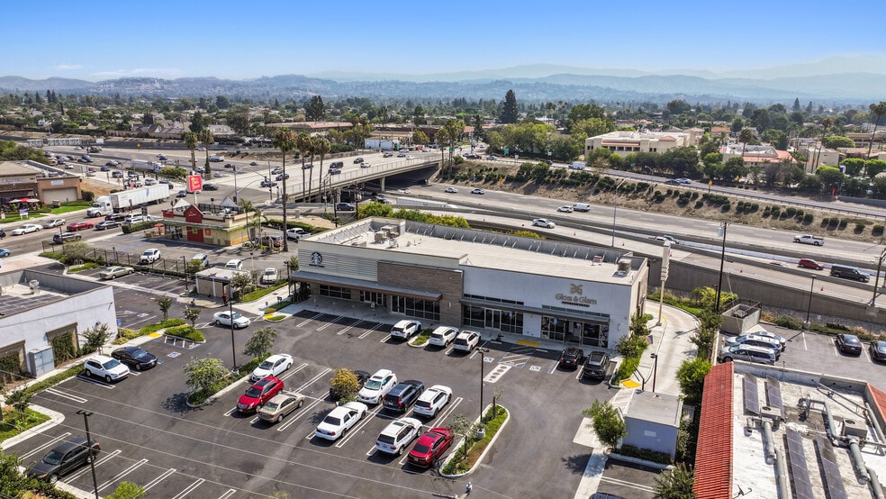 301 N Tustin Ave, Santa Ana, CA for lease - Building Photo - Image 1 of 3