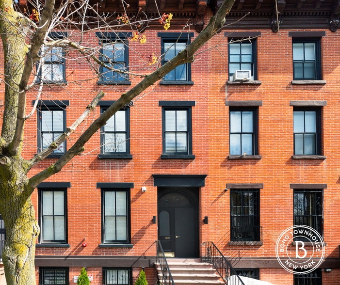 Bond Townhouse portfolio of 2 properties for sale on LoopNet.ca - Building Photo - Image 1 of 18