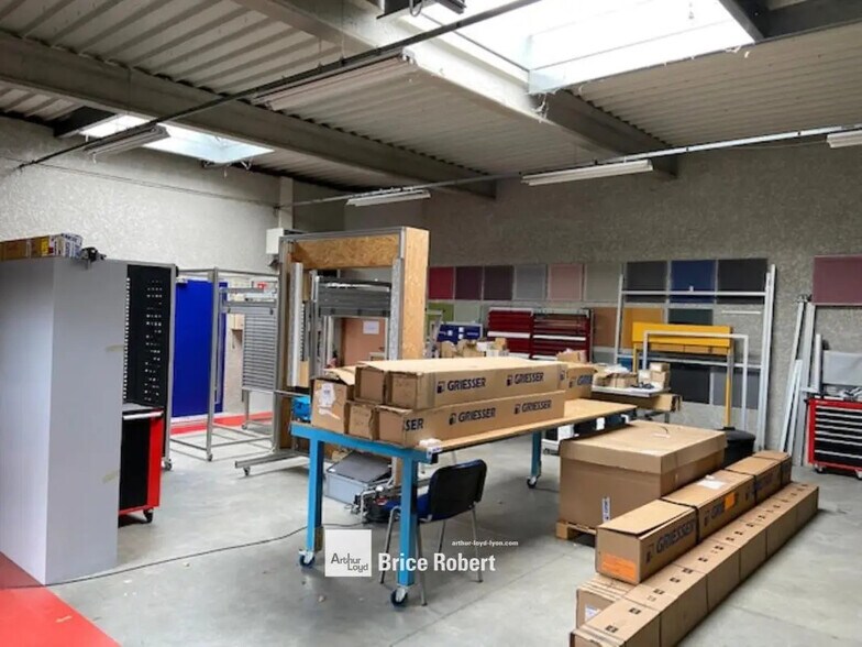 Office in Décines-Charpieu for lease - Interior Photo - Image 3 of 12