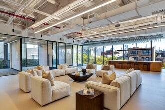 141 E Houston St, New York, NY à louer Photo intérieure- Image 2 de 6