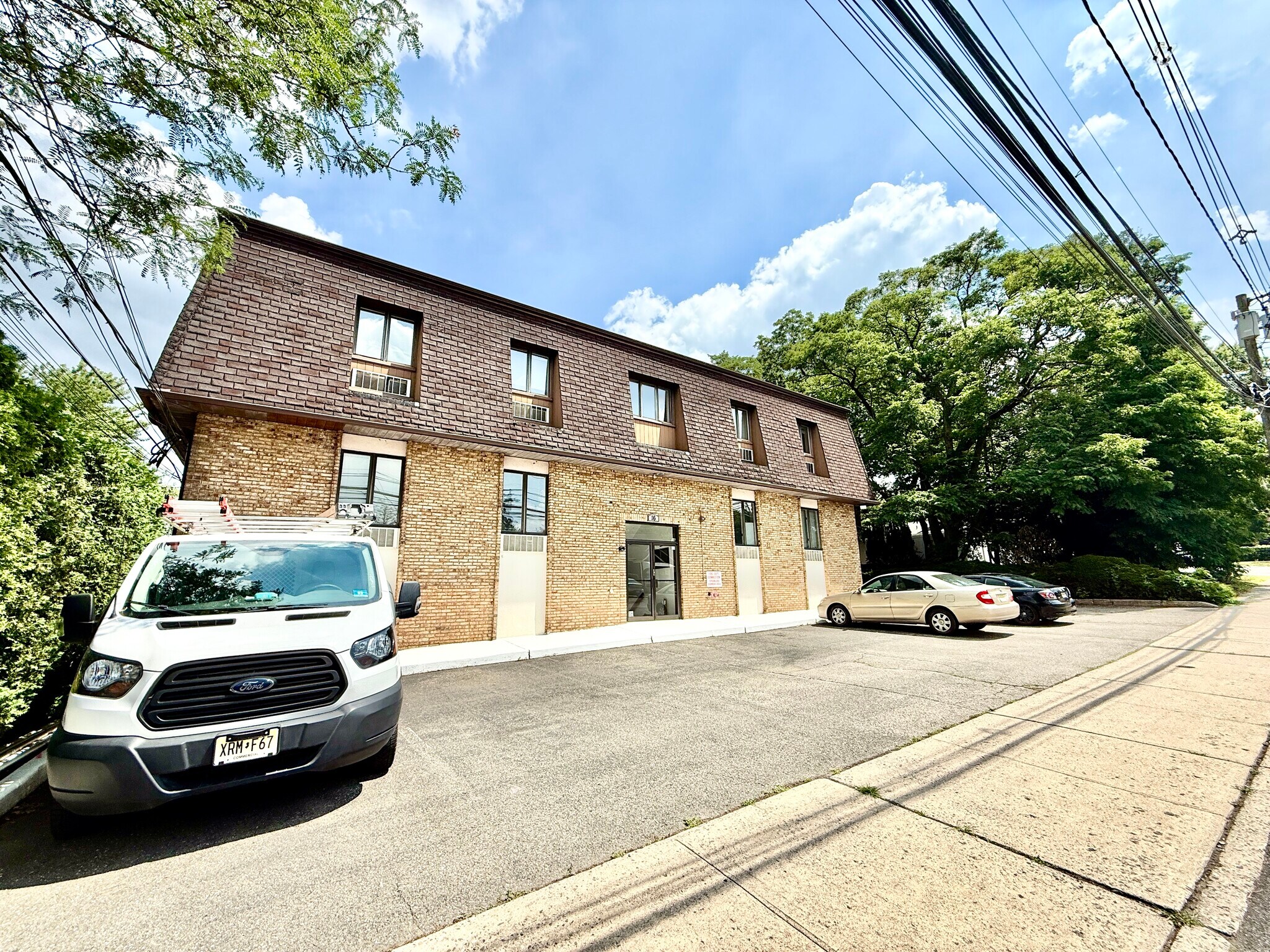 16 Chestnut St, Emerson, NJ à louer Photo du bâtiment- Image 1 de 15