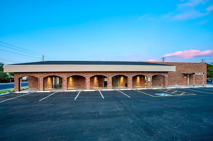 1535 E University Dr, Mesa, AZ à vendre - Photo du bâtiment - Image 1 de 6