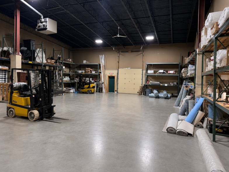 661 S Main St, Crystal Lake, IL for sale - Building Photo - Image 2 of 5