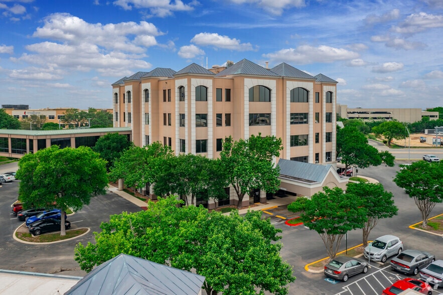 4330 Medical Dr, San Antonio, TX for lease - Primary Photo - Image 1 of 6