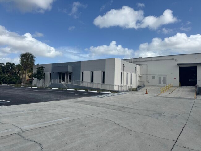 Plus de détails pour 6250 NW 27th Way, Fort Lauderdale, FL - Industriel à louer