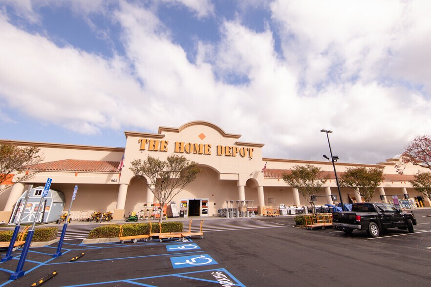 905 El Camino Real, Atascadero, CA à louer - Photo du bâtiment - Image 3 de 13