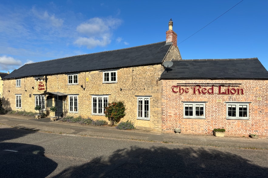 59 Chapel St, Peterborough à vendre - Photo du bâtiment - Image 1 de 8