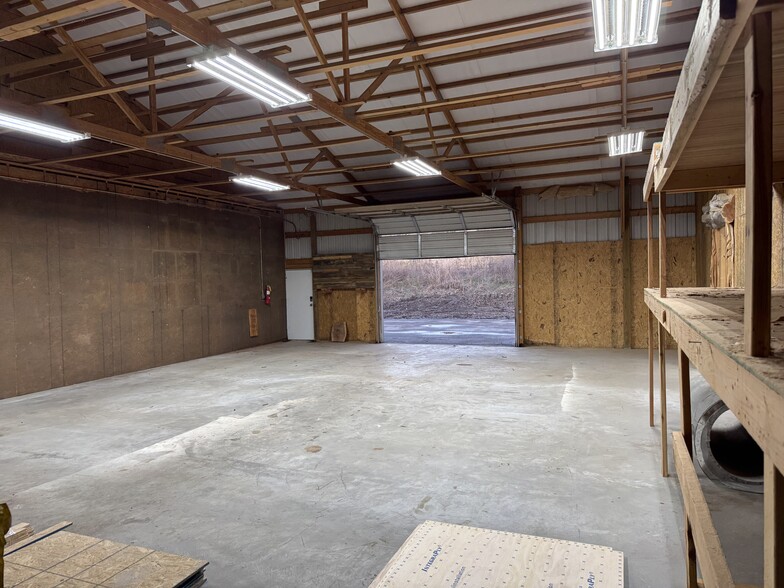 2 N 6th St, Festus, MO for lease - Interior Photo - Image 2 of 3