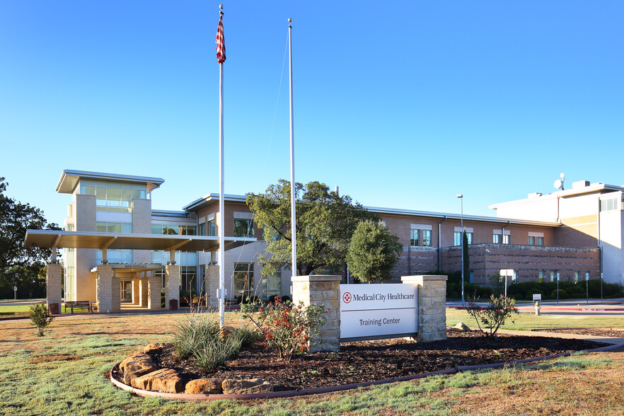 1905 Doctors Hospital Dr, Bridgeport, TX for sale - Building Photo - Image 1 of 37